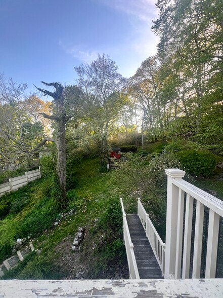 Building Photo - 56 Oliver St