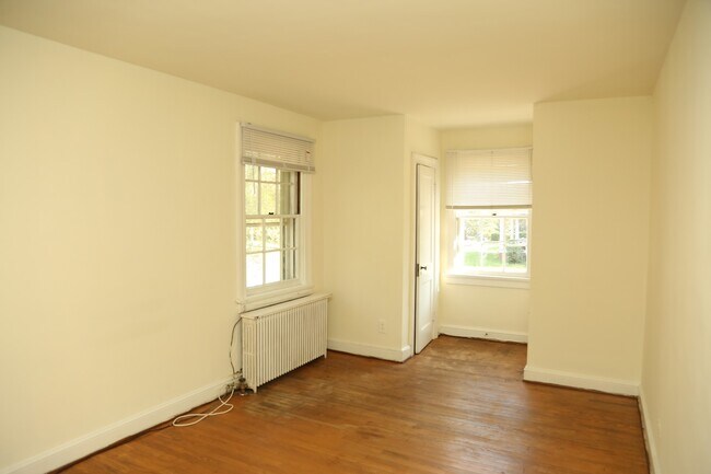 Building Photo - 510 14th St NW