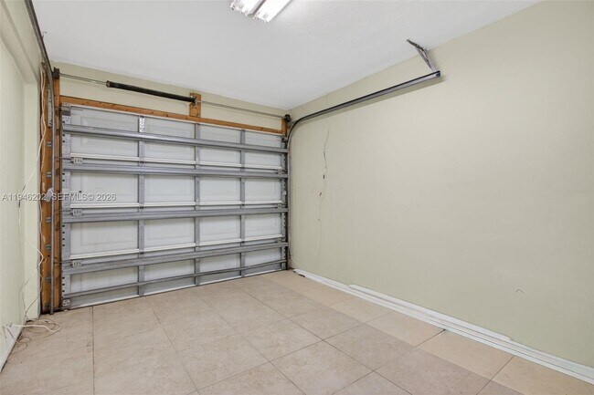 Building Photo - 6720 NW 6th Ct