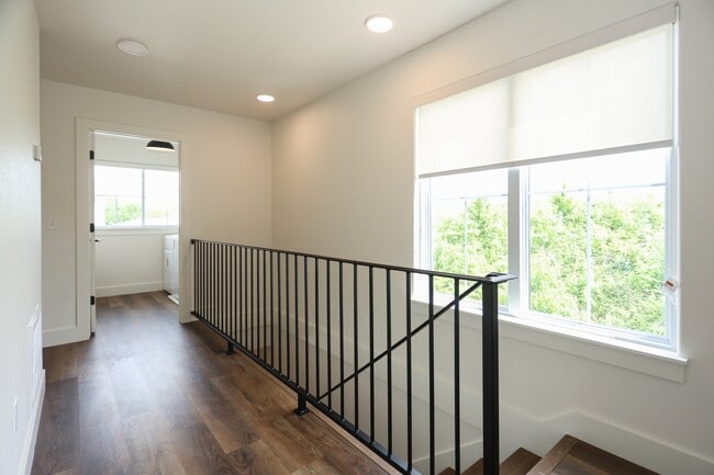 Building Photo - 1797 E Rex Rd