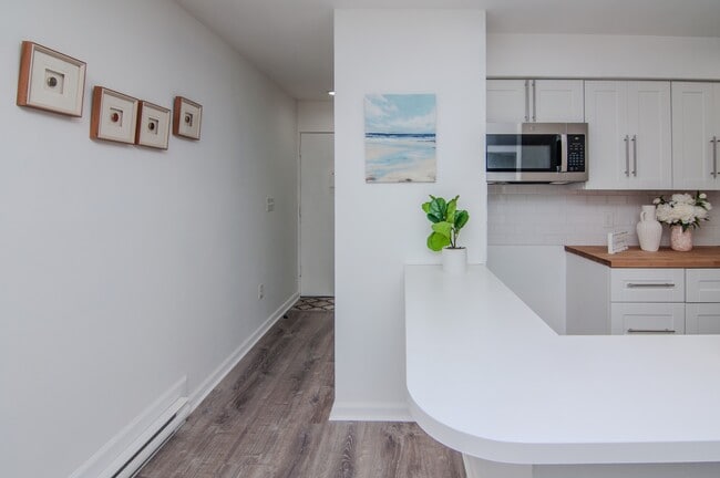 Building Photo - 4194 Packard St