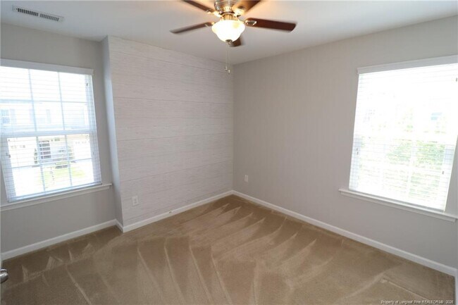 Building Photo - 408 Starkey St