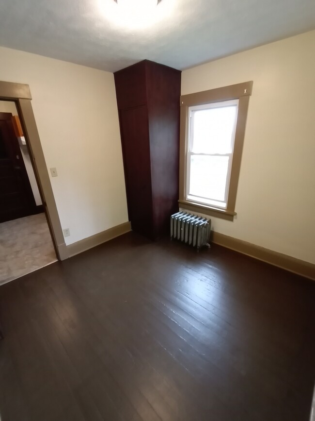 Bedroom 2 - 206 Edwin Ave SE