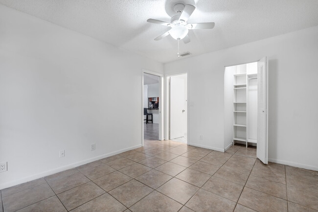 Building Photo - 1013 NW 53rd St