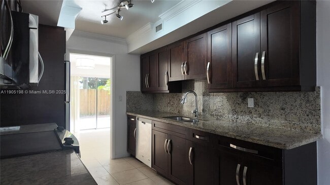 Building Photo - 3326 Farragut St