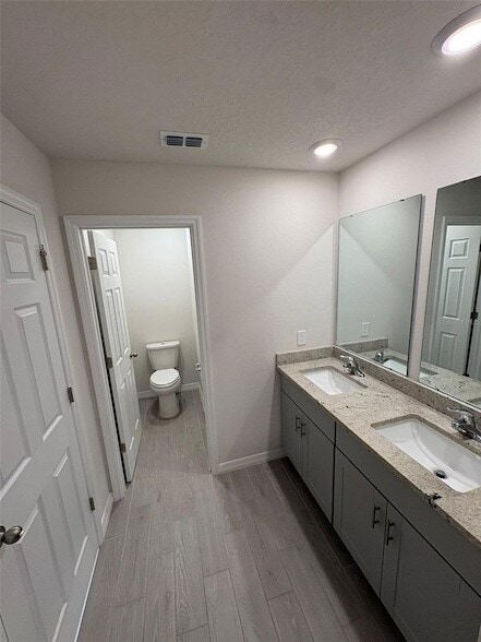 Building Photo - 2065 Milkweed St