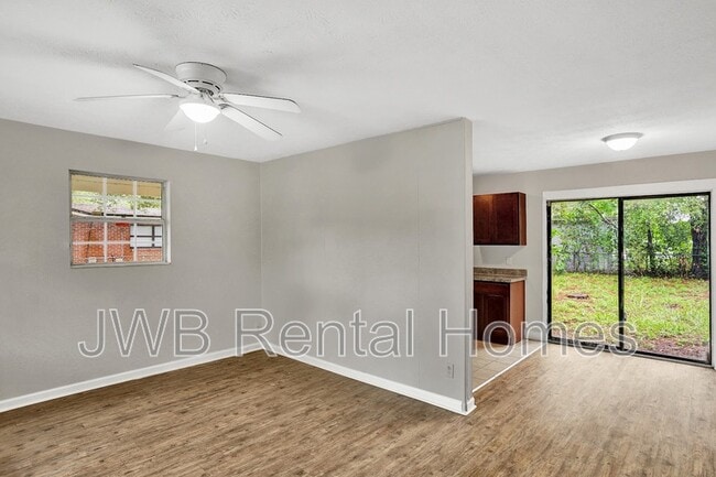 Building Photo - 9613 Priory Ave
