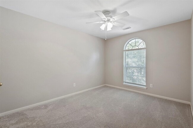 Building Photo - 35 N York Gate Ct