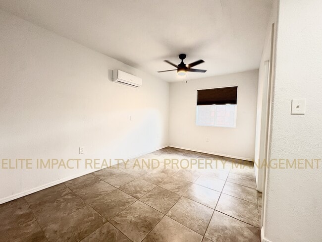 Building Photo - 4650 E Calle Aurora