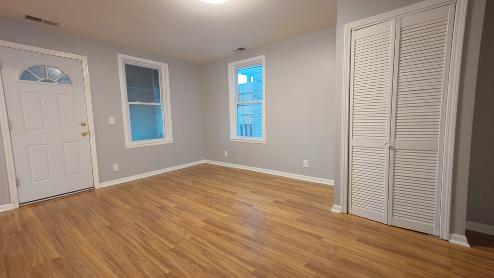 Building Photo - 3307 S Wallace St