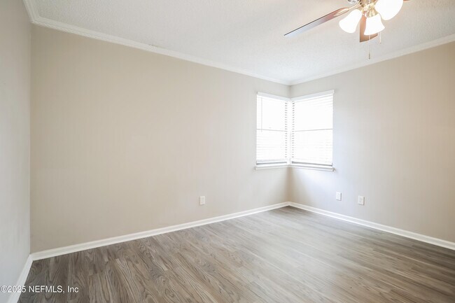 Building Photo - 400 Cranes Landing Ct