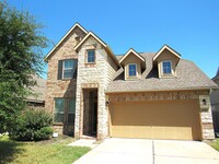 Building Photo - Spacious, Modern and Conveniently Located ...