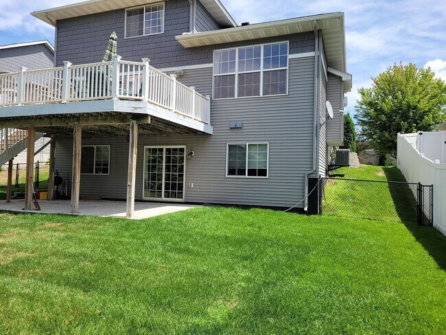 Building Photo - 21377 Independence Ave