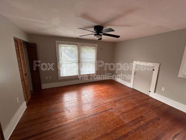 Building Photo - 348 W McLelland Ave