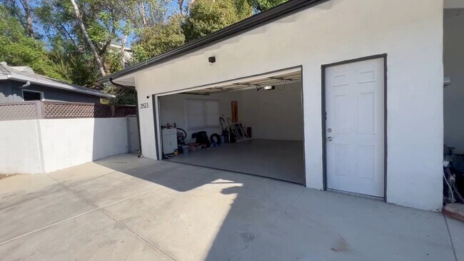 Building Photo - 21523 Dumetz Rd