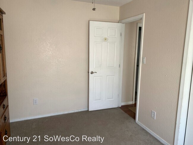 Building Photo - 3 br, 2 bath House - 2712 N. Fairview Ave