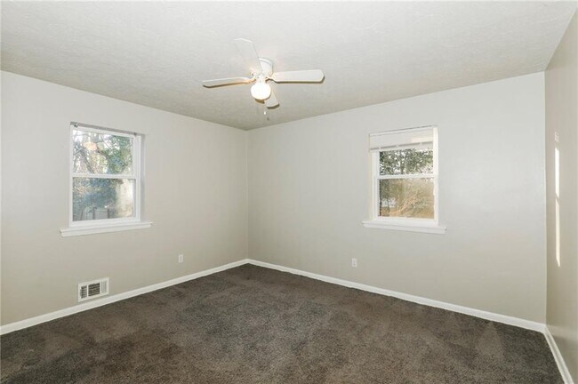 Building Photo - 2829 Belvedere Ln