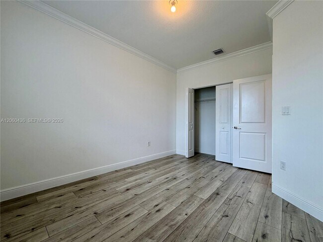 Building Photo - 2685 SE 13th Ct