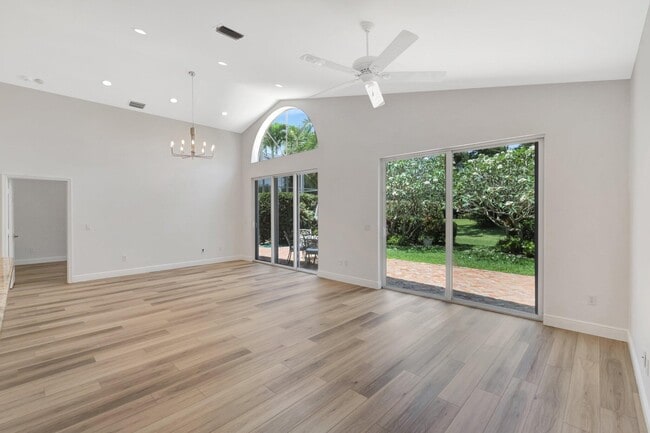 Building Photo - 7575 Doubleton Dr