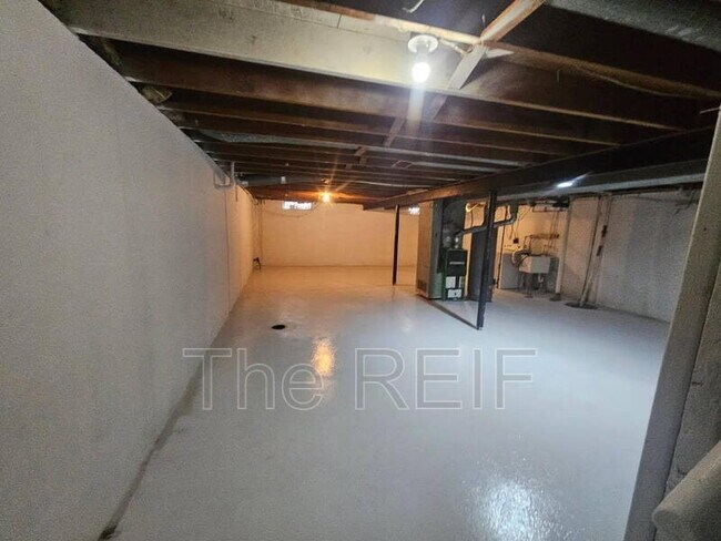 Building Photo - 5509 Farmhill Rd