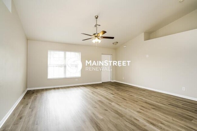 Building Photo - 3 Bedroom Pet-Friendly Home in cape coral, FL with Main Street Renewal