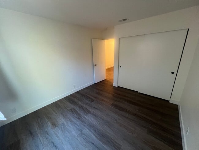 Building Photo - Beautiful 4 bed 2 bath home in San Jose with AC. Must See!