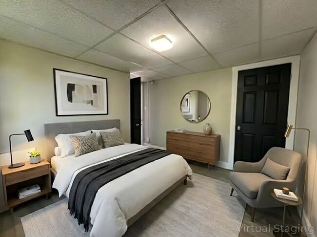 Building Photo - 2Bed/1Bath End Unit Townhouse in Clairton