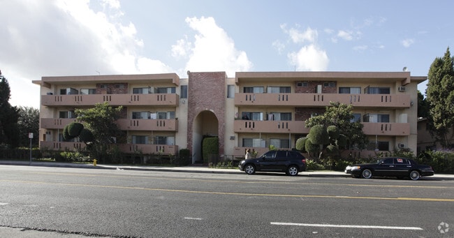 Building Photo - Coldwater Manor