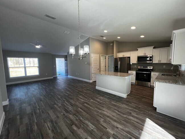 Building Photo - New Construction Custom Home - Desirable SE Ocala Neighborhood 3/2/2 **WON"T LAST**