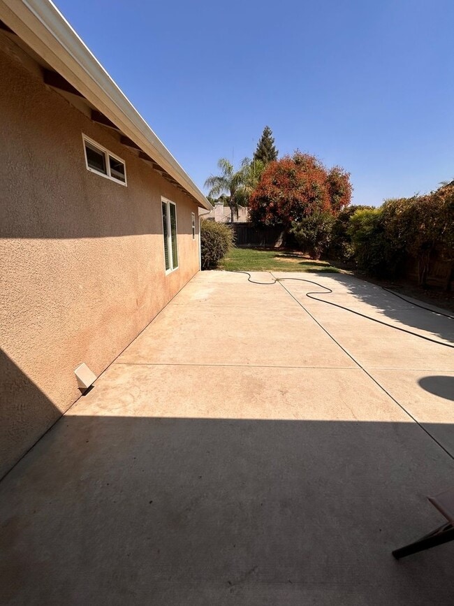 Building Photo - Nice home for rent in Visalia!