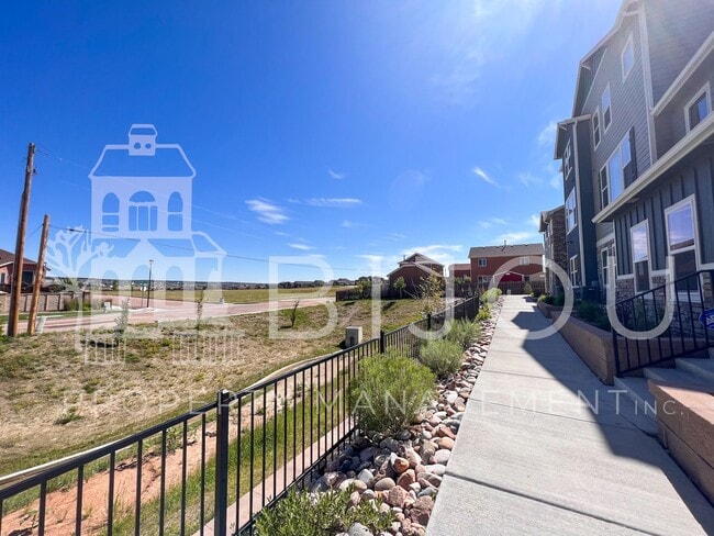 Building Photo - Beautiful Townhome across from Cumbre Vist...