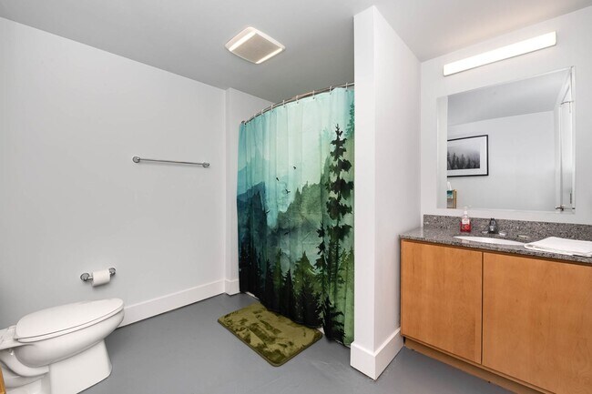 Building Photo - 2 Bedroom 2 Bath Loft Along the Little Mia...