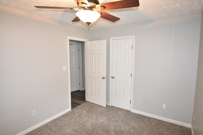 Building Photo - 6313 Applewhite Rd