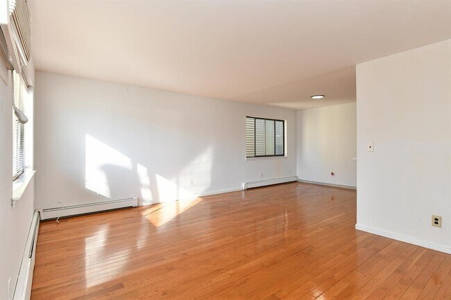 Building Photo - 1308 46th St