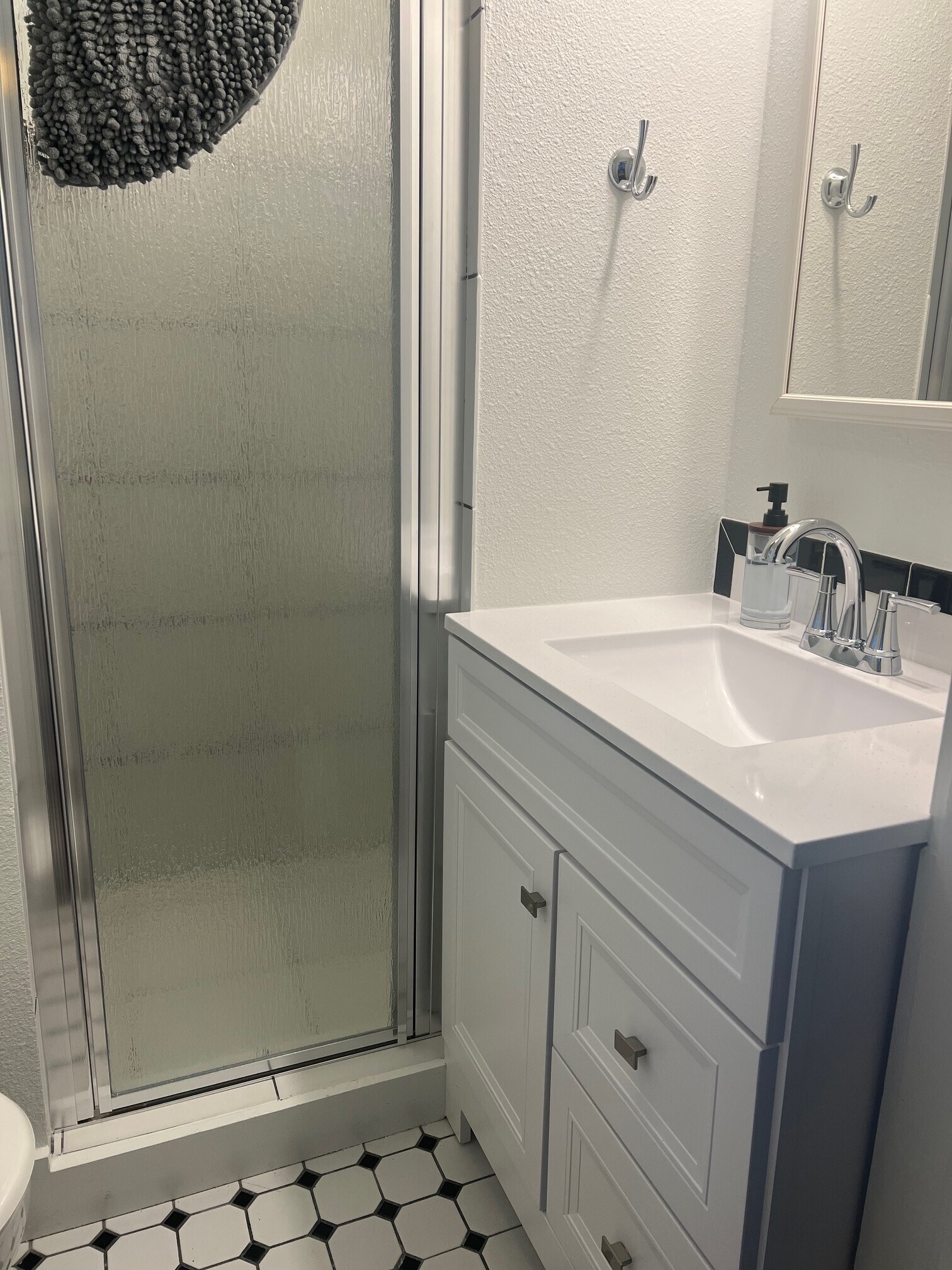 Building Photo - 1600 Belle Pl