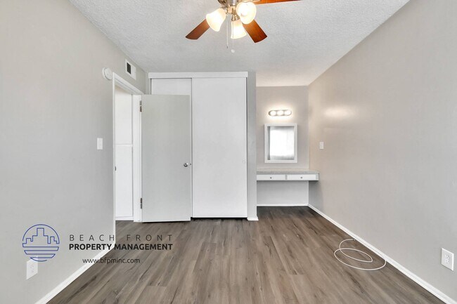 Building Photo - 360 E. Erna