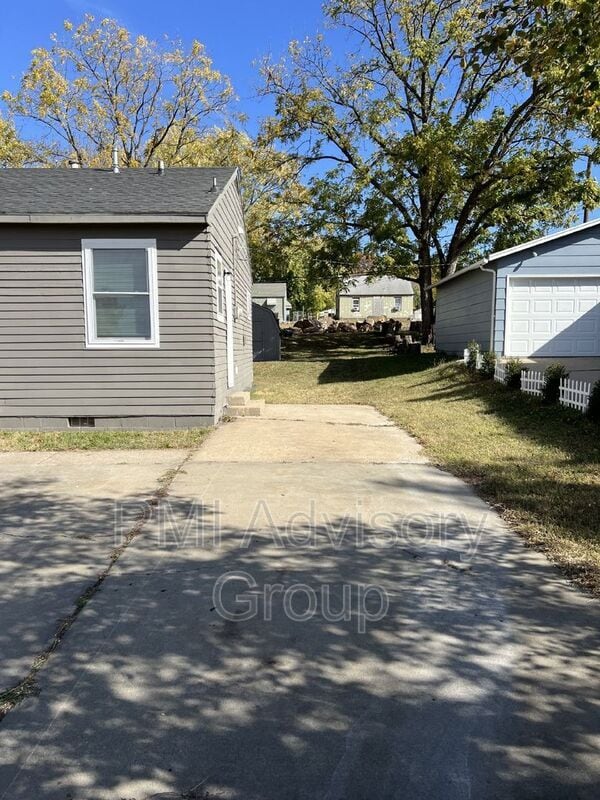 Building Photo - 2618 SE Adams St