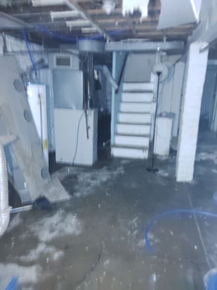 Building Photo - 4521 Oakwood Ave