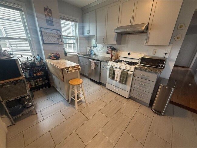 Building Photo - 29 Waverly St