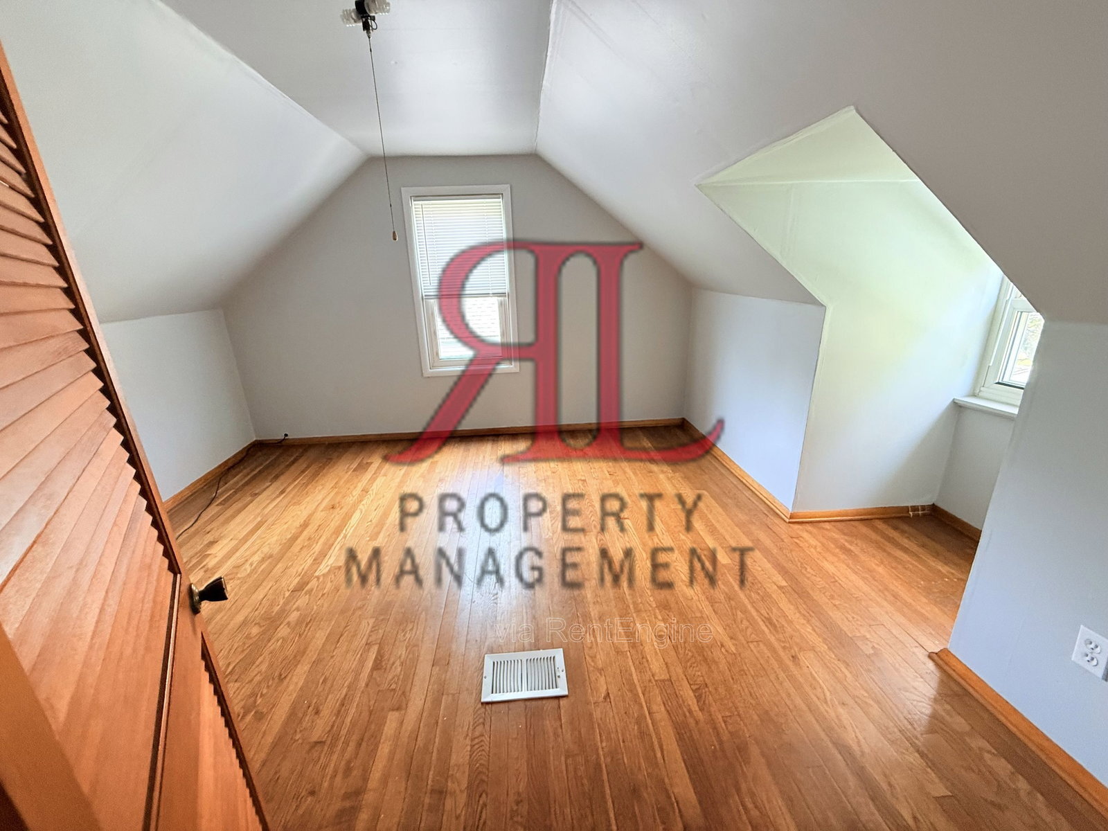 Building Photo - 1011 Mohican Ave