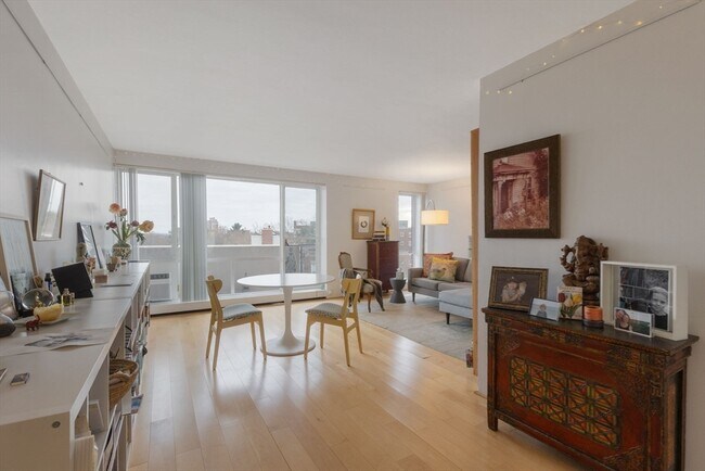 Building Photo - 29 Concord Ave