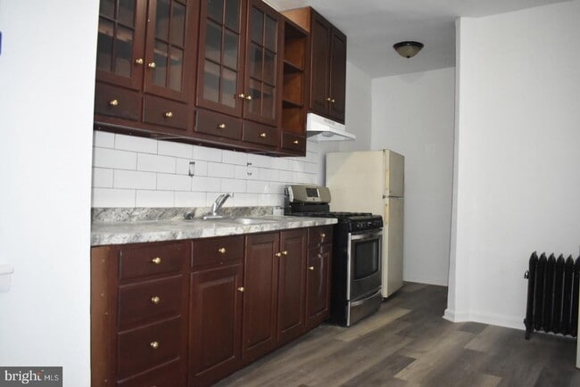 Building Photo - 10 S 62nd St