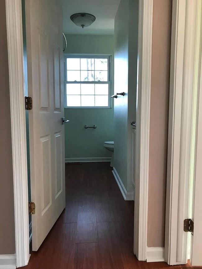 Building Photo - Immaculate and spacious home