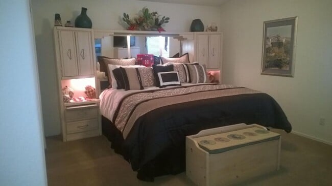 Building Photo - Sabino Canyon Furnished Vacation Home