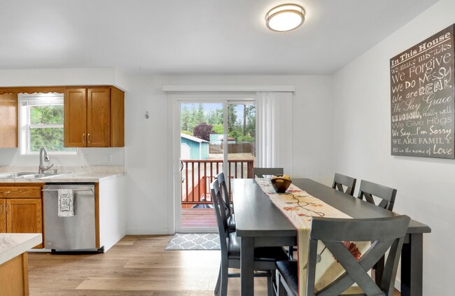 Building Photo - Charming Unfurnished Spokane Home with Large Shop in a Prime Northwest - Unfurnished