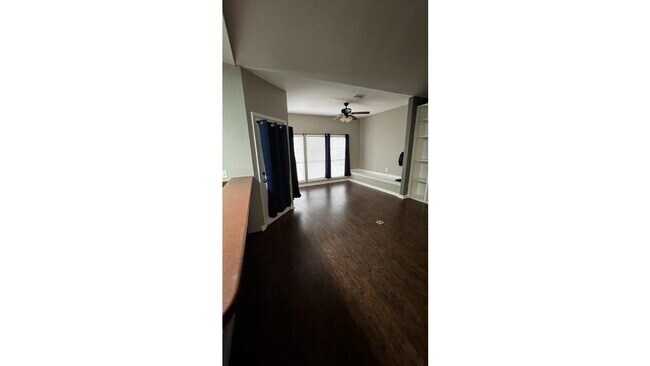 Building Photo - 126 Summer Pl Cir