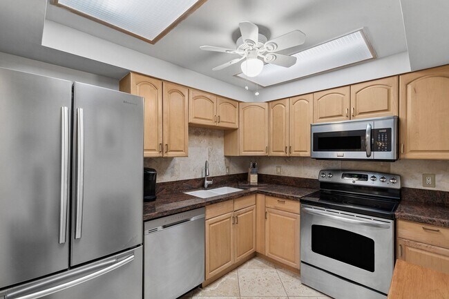 Building Photo - 4511 S Ocean Blvd