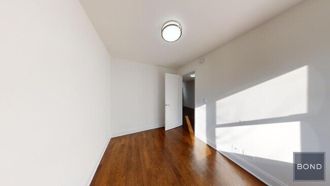 Building Photo - 20 Beekman Pl