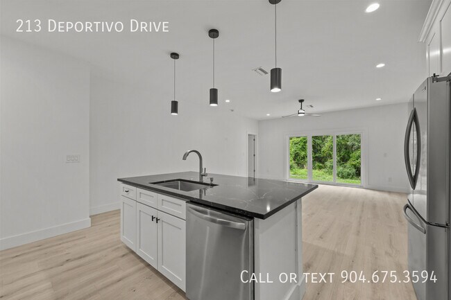 Building Photo - 213 Deportivo Dr