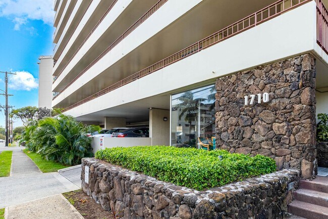 Building Photo - Bright and spacious 1 bedroom 1 bath condo in Makiki !